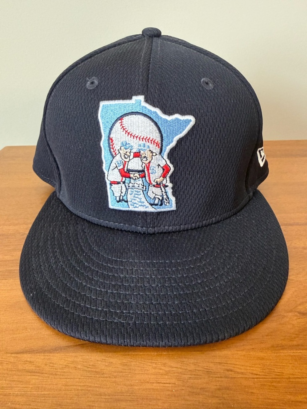 Minnesota Twins New Era. 59FIFTY Fitted Baseball Cap Size 7 3/8